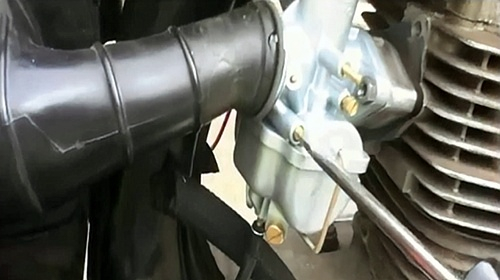 Come giudicare il consumo di carburante del carburatore Suzuki?