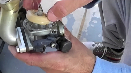 Come sincronizzare il carburatore ATV?