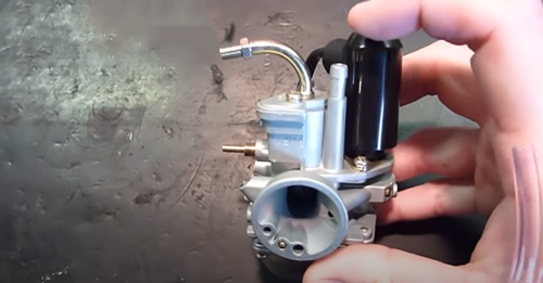 Come faccio a sapere se c'è un danno al carburatore del mio ATV?